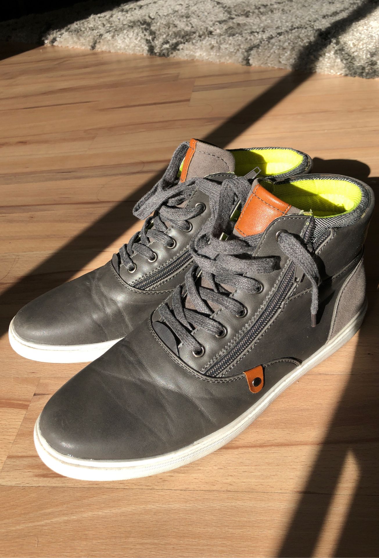 Fashion Shoe ( Arider) sz 10.5