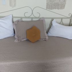 Twin Day Bed + Mattress