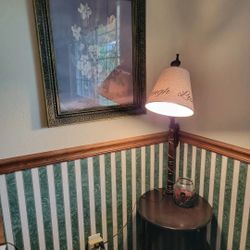 Vintage 2-Tier Table Lamp with Floral Framed Art