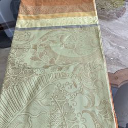Garnier Thiebaut  French Tablecloth/ 4 Napkins