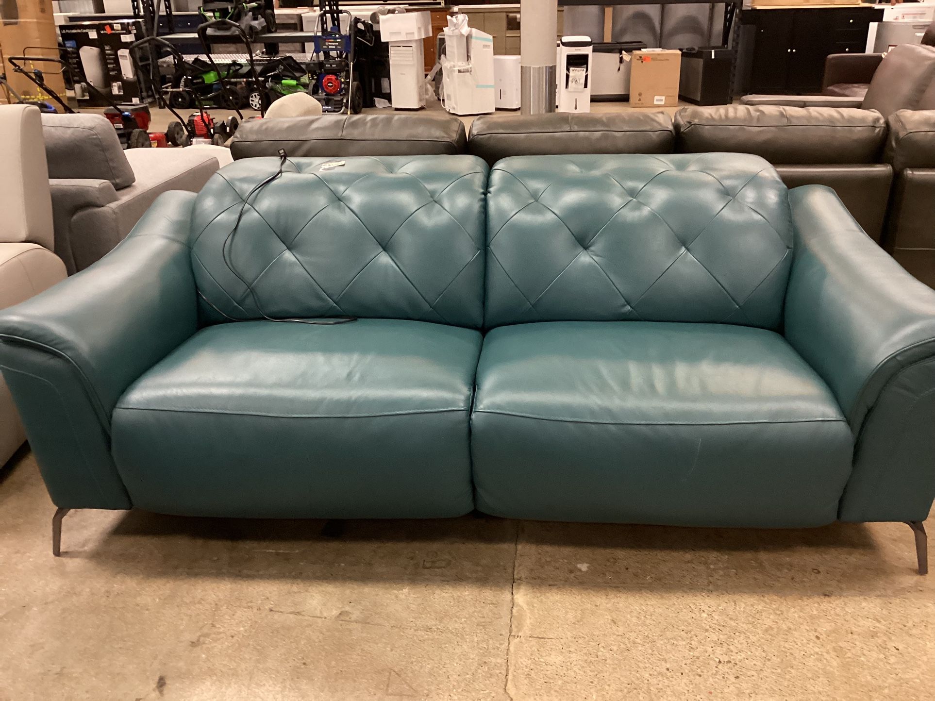 Carvel Leather Couch With Recliner Seats