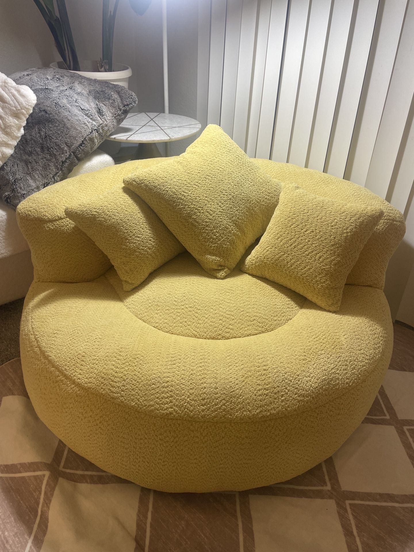Super comfortable Barrel Chair