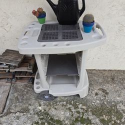 Very  Nice Sturdy Construction  Garden Cart With Wheels