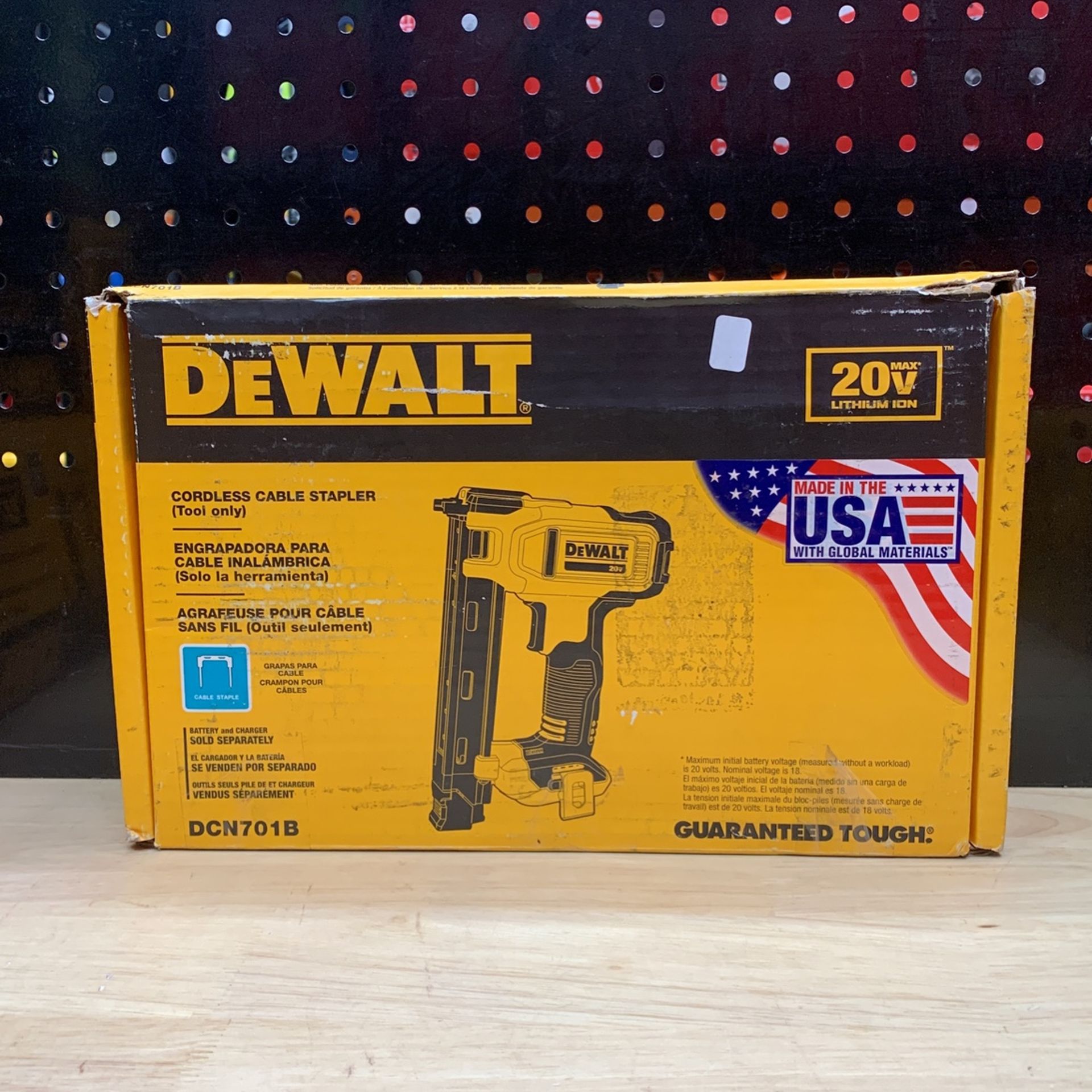 DEWALT 20Volt MAX LithiumIon Cordless Cable Stapler (ToolOnly) for