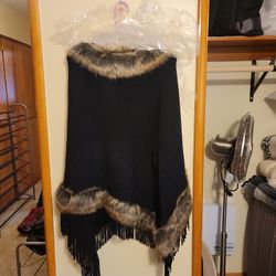 Shawl With Fur