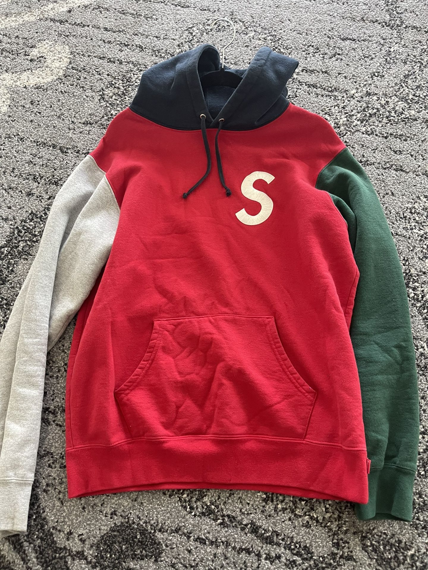 Supreme S Hoodie Special Edition 