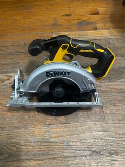 Dewalt circular saw Brushless 20v. $110 tool only pick up in Van Nuys