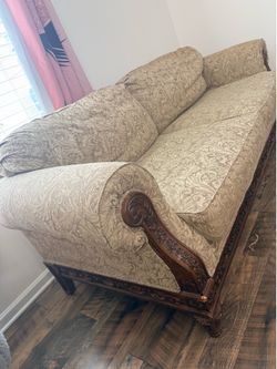 traditional/victorian-style SOFA ! Used! As is !