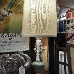 Vintage Lamp- Located In Shelton 