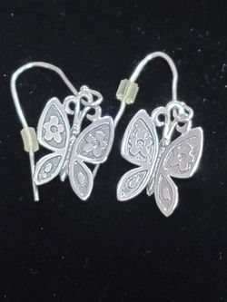 Retired James Avery Silver Mariposa earrings excellent condition cash only