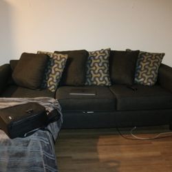 L shaped Couch - No Pets 
