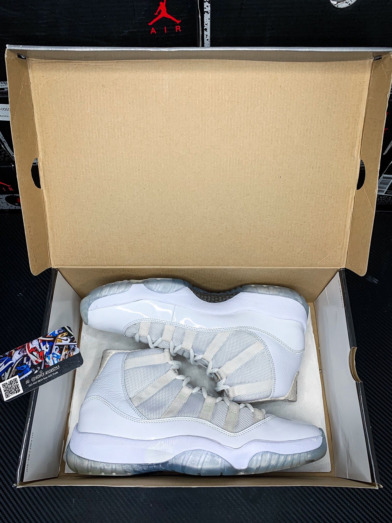 Jordan 11 Silver Anniversary Size 9
