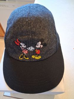 Disney Mickey and Mini Collectible Wool Hat