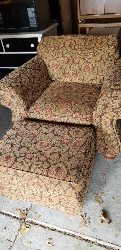 Large Lounge Chair And Ottoman