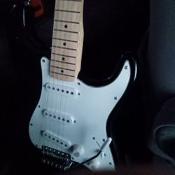 Fender Electric Guitar Perfect Condition 