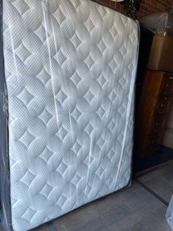 Full size mattress Beauryrest pillow top