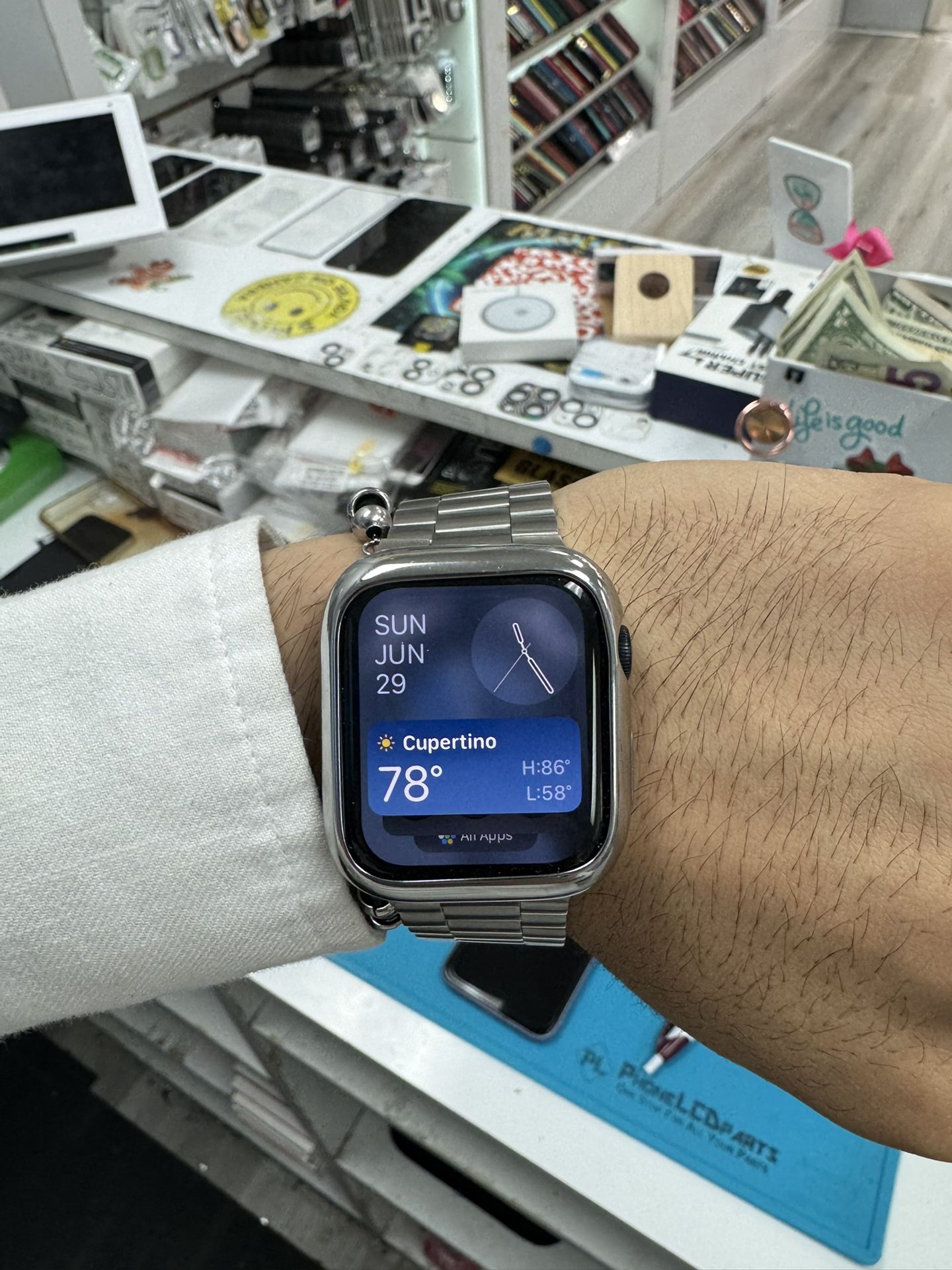 Apple Watch Series SE 44mm LTE+GPS *STORE WARRANTY*