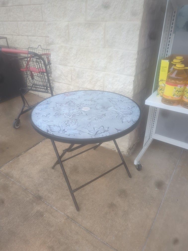 Patio Table 34" Round $49