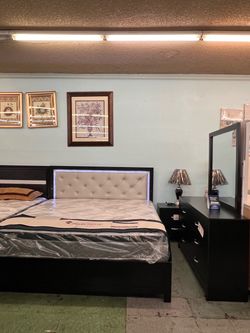 🔥Flash Deal🔥Brand New  6pc LED Light King Bedroom Set $899, Payment available, Delivery Available
