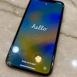 Apple iPhone X / XS – Cracked Screen Corner – Fully Functional – Unlocked