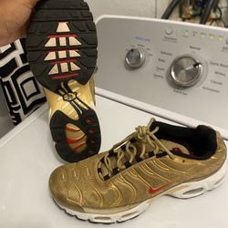Nike Air Max Plus Matallic Gold
