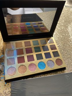 Eyeshadow palette