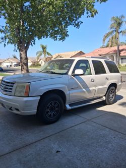 2004 Cadillac Escalade
