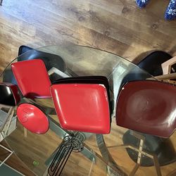 Red and black plates and 2 black and burgundy