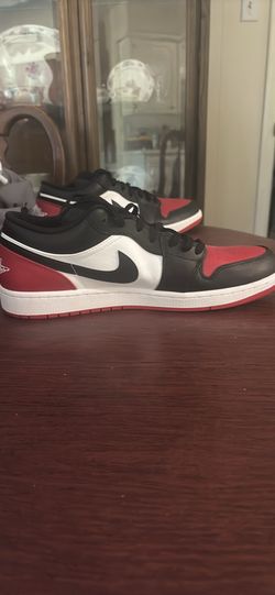 Jordan 1 low top “bred toe”  size 13