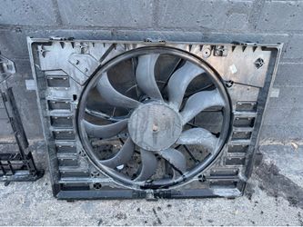 11-18 PORSCHE CAYENNE 3.6 V6 RADIATOR ELECTRIC COOLING FAN SHROUD & MOTOR