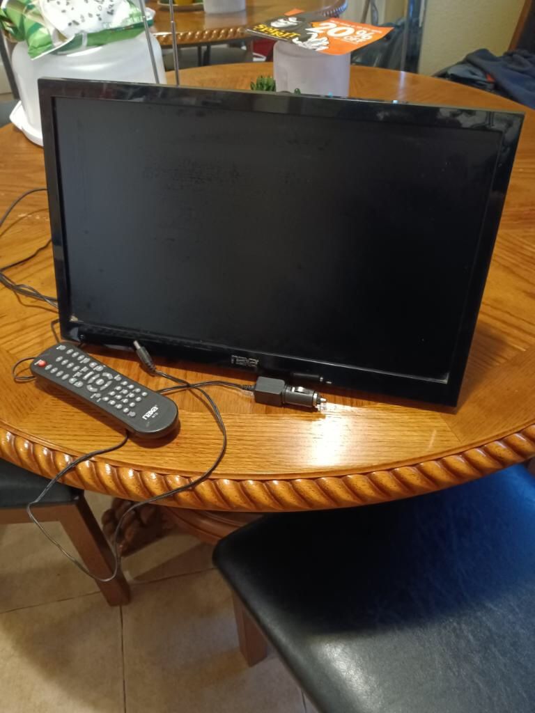 NAXA 19” TV HD LED DVD TV With AC/DC POWER ADAPTER