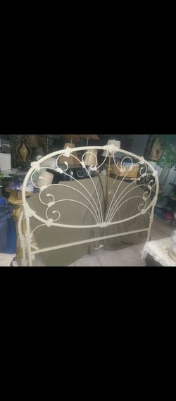Vintage 1980s Cast iron King size bed frame