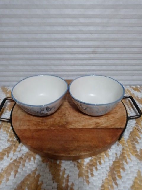 In Homestylez Chesapeake Bay White Crab Soup / Cereal 6" Bowls Set Of 2, Condition is "New". Shipped with USPS Priority Mail, UPS, FedEx.