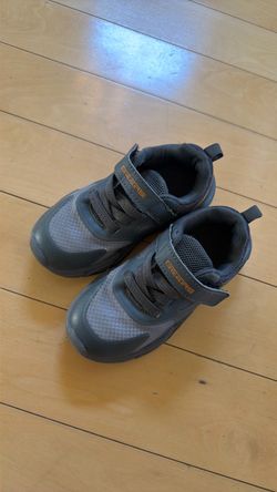children's sneakers
