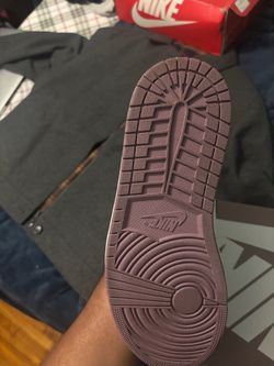 Jordan 1 high mauve sz 9