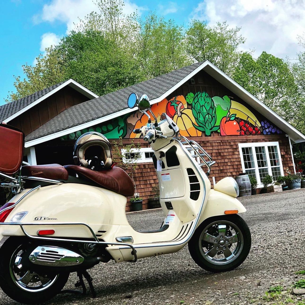 Beautiful 2013 Vespa GTV300ie.