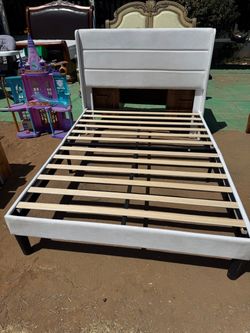 White gray full bed