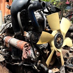 truck engine Freightliner DD13