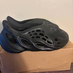 Yeezy Foam Runner ‘Onyx’ size 9 men