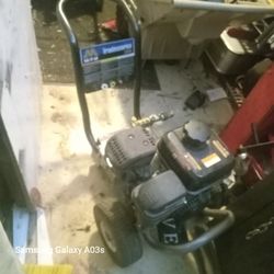 Mi-t-m 2800 Psi Pressure Washer  .. EXCELLENT WORKING CONDITION!!!