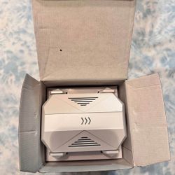 AC2100 Dual Band WiFi Range Extender – Gigabit Port – Like New