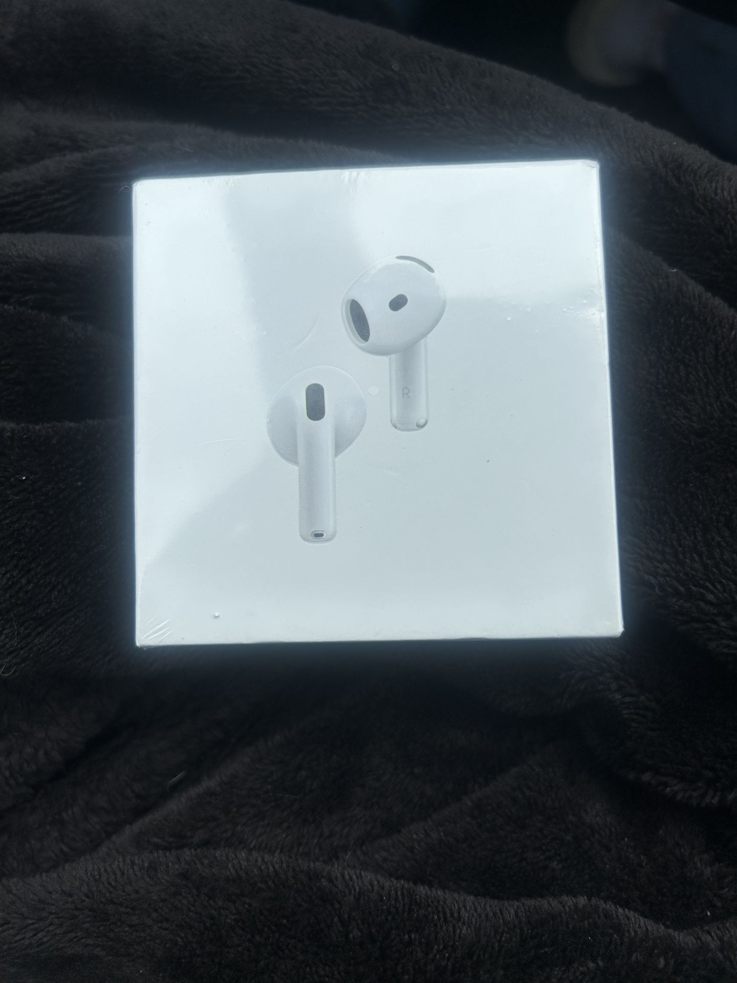 AirPod 4s