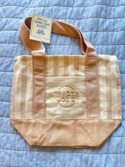 Trader Joe’s new tote bag