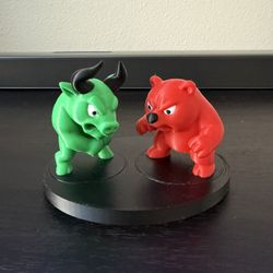 3D Printed Bull and Bear Figurine – Stock Market Gift