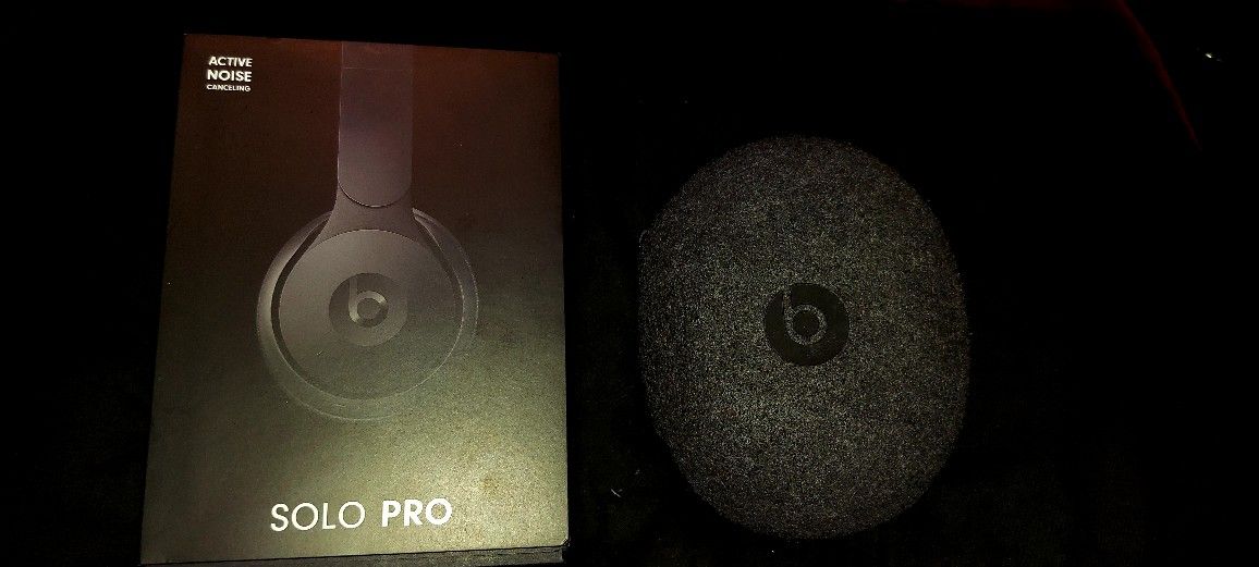 Beats Solo Pro Wireless Headphones w/ Case & Box