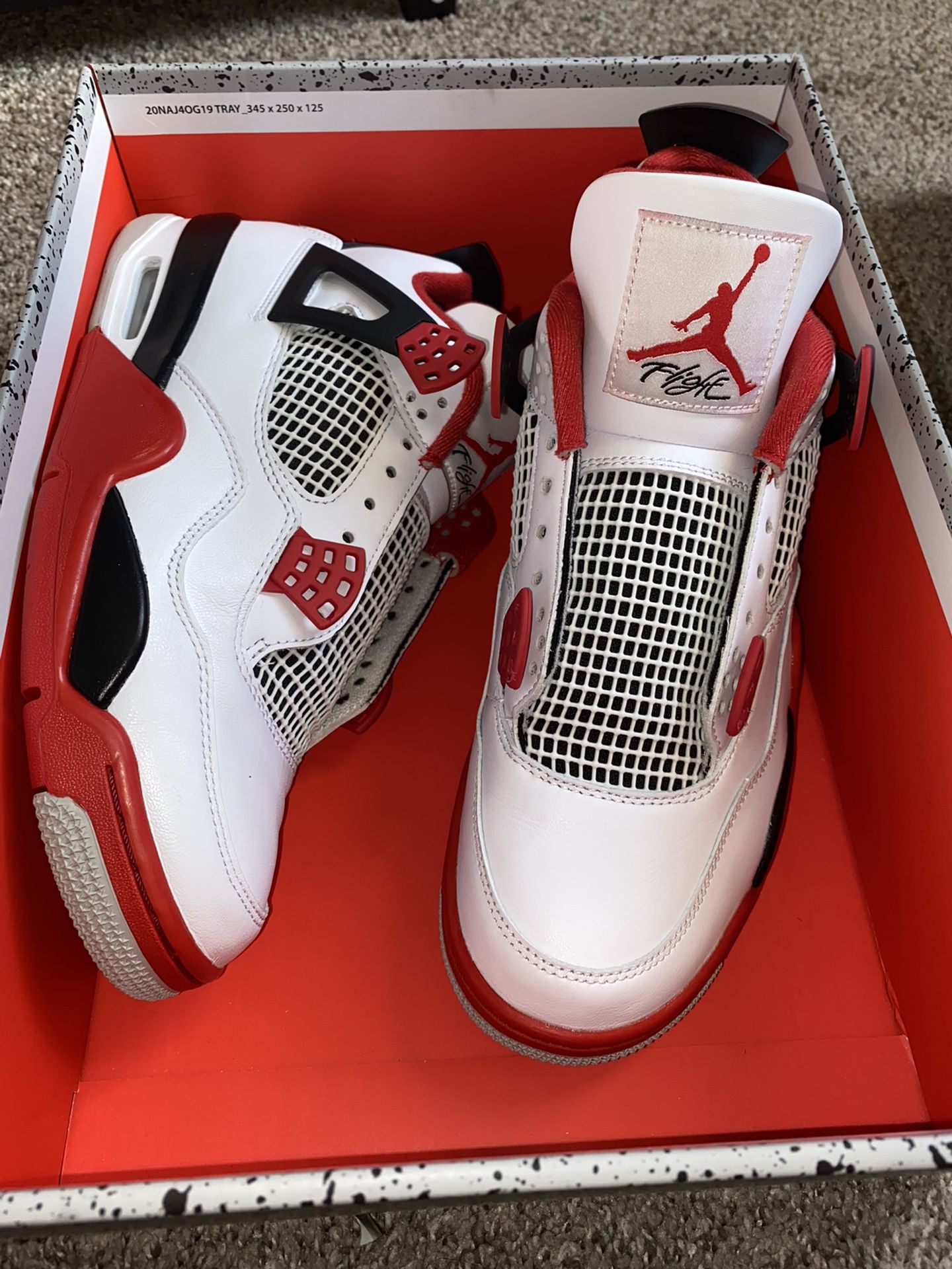 Air Jordan 4 Retro “Fire Red”