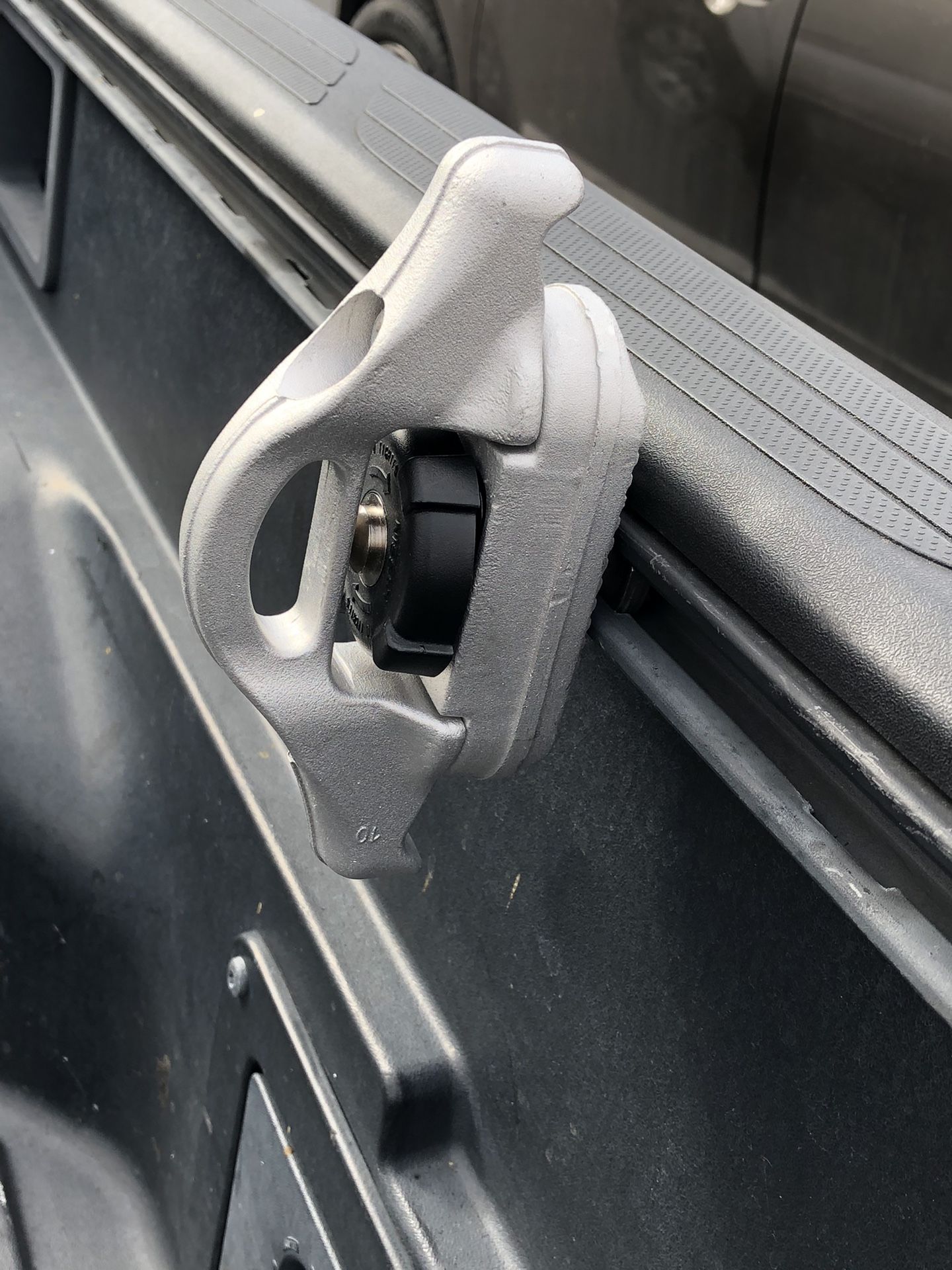 CLEAT AND STOP KIT FOR NISAN TITAN/ FROTIER