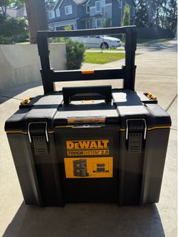 Dewalt stackable tool box w/wheels