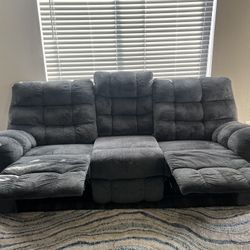 3 & 2 seater Ashley Furniture Double Recliner Loveseat w/Console & Sofa w/ Drop Down Table