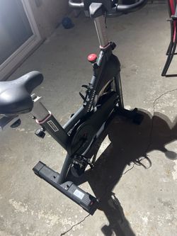 Stationary exercise bike